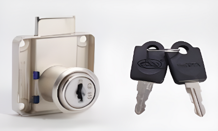 Picture of Square Lock 22 mm - with Metal Key - with Receiver Plate - Nickel Plated