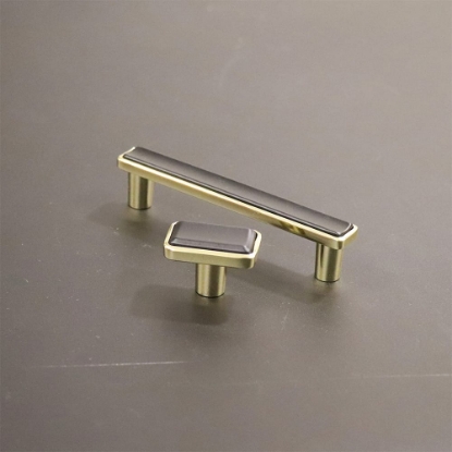 Picture of Zinc Knob - V - Gold with Black